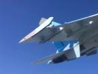 Extrémne nízky prelet Su-27 (Ukrajina)