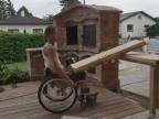 Invalid si stavia vonkajší murovaný gril