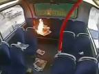 Cestujúci podpálil autobus (Anglicko)