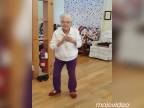 Mám 101 rokov a stále milujem Elvisa! (Kanada)