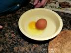 Sliepka zniesla matrioškové vajce