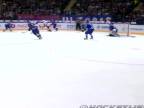 Neskutočný zákrok Mikka Koskinena (KHL)