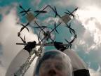 Prvý dron-jumping sveta sa uskutočnil v Lotyšsku