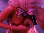 Lady Gaga ukázala prsia!
