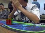 Nový svetový rekord v skladaní Rubikovej kocky (4.69 s)