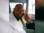 Šofér autobusu si robil selfíčko počas jazdy