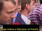 Emmanuel Macron vs marocká muslimka