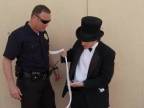 Kúzelník sa pokúsil predať mariuhanu policajtovi