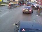 Hlupák v Mercedese mal obrovské šťastie (Ukrajina)