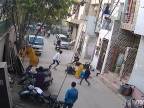 Útok pitbulla v uliciach Dillí (India)