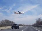 Airbus A380 klesá na pristátie vo Viedeni
