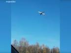 Lietadlo "zamrzlo" na oblohe (Rusko)