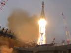 Raketu Soyuz trafil za letu blesk