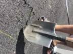 Skúška kvality nového asfaltového koberca