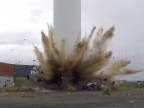 Demolácia odstavenej 177 metrov vysokej veternej turbíny
