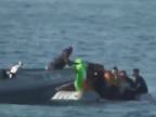 Grécka pobrežná stráž zastavila loď s migrantami