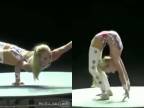 Extrémne flexibilná žena