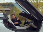 Ako správne nasadnúť do kabrioletu BMW i8?