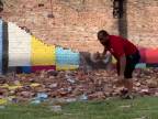 Murál Georga Floyda v Oháju zničil blesk