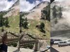 Zosuv pôdy usmrtil 9 turistov, viacerých zranil (Himačálpradéš)