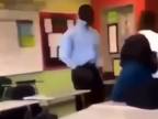 Žiak zaútočil na učiteľa, ten ho nešetril, tresol ho o lavicu!