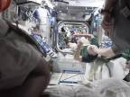 Co se děje s astronauty, když Mezinárodní vesmírná stanice zažehne své trysky