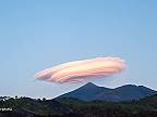 Nad horou sa vznášal zaujímavý oblak zvaný altocumulus lenticularis