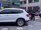 Čínska polícia preparkováva autá