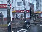 Mladík zbil zamestnanca vojenského úradu (UKRAJINA+VIDEO JE LOKALIZOVANÉ)