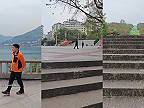 Bývam tam hore, len musím vyjsť po tých schodoch (Čchung-čching - mesto schodov)