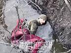 Ruský dron našiel pri rieke spiaceho ukrajinca 18+ (DRSNÉ ZÁBERY)
