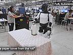 Tesla Optimus: robot, ktorý zametá, mieša jedlo a čoskoro aj montuje