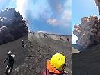 Utekajme, táto explózia Etny bola naozaj silná, valí sa pyroklastický prúd!