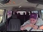 Keď zastanem na semaforoch, ten sendvič dojem