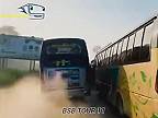 A ako jazdia autobusári v Bangladéši?