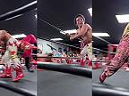 Keď ťa už bežný wrestling nebaví, choď sa pozrieť na trpaslíkov