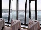 Exkluzívny výhľad v reštaurácii na výletnej lodi