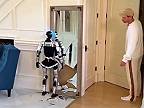 Muž v domácnosti vyskúšal humanoidného robota UNITREE, bol to obrovský FAIL