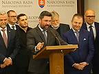 Takáč vysmiaty po otázke zo SME: „Dezinfluencerka Mimi Šrámová?“ – smeráci