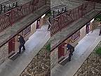 Americkí policajti musia byť pripravení aj na takéto prípady