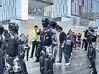 V čínskom meste Šen-čen predstavili prvého robotického policajta - T800