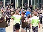 Nepokoje pred súdom v St. Paul: Antifa sympatizanti sa stretli s políciou