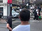 Muž napadol starší pár predmetmi vo Wood Green, neďaleko policajnej stanice
