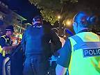 Brit v sebaobrane omylom udrel policajtku pri zásahu v Birminghame