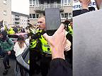 Protestujúci v Glasgowe obviňujú podozrivých z pedofílie