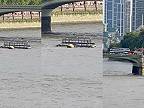Policajný čln narazil do mosta Westminster, päť policajtov utrpelo zranenia