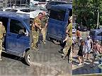 Ukrajinci chodia bojovať na front dobrovoľne, či?