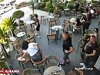Chcel zavraždiť muža, ktorý strieľal na jeho brata, pištol sa však zasekla