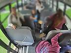 Študenti v Pensylvánii zachránili školský autobus po zdravotnom probléme vodiča