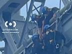 Policajti z NYPD zachránili muža v núdzi na Williamsburgskom moste v New Yorku